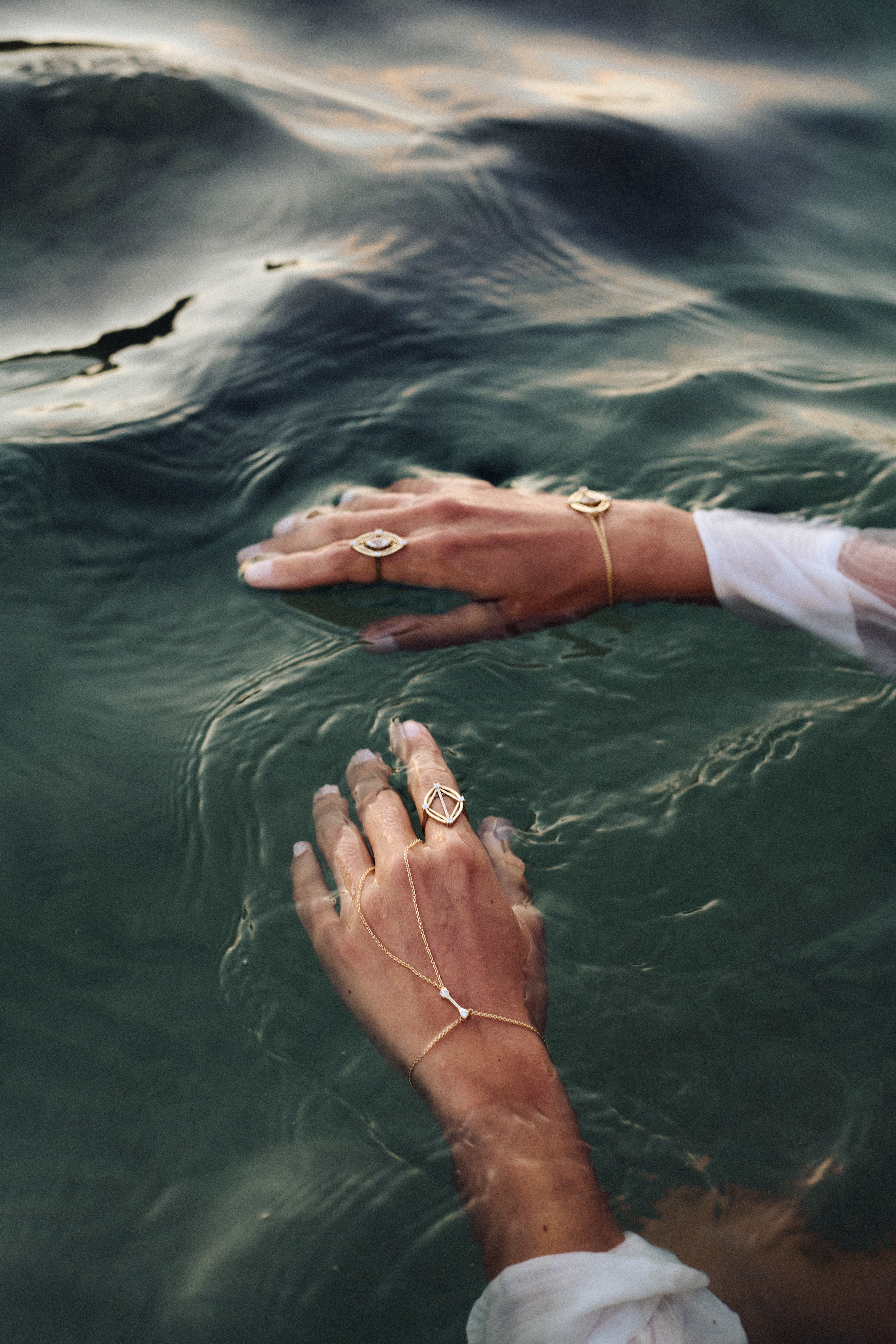 222 Diamond Hand Chain